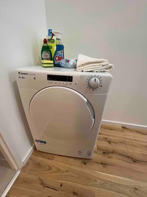 Rrooms Smart Appartement Wina Bagian luar foto